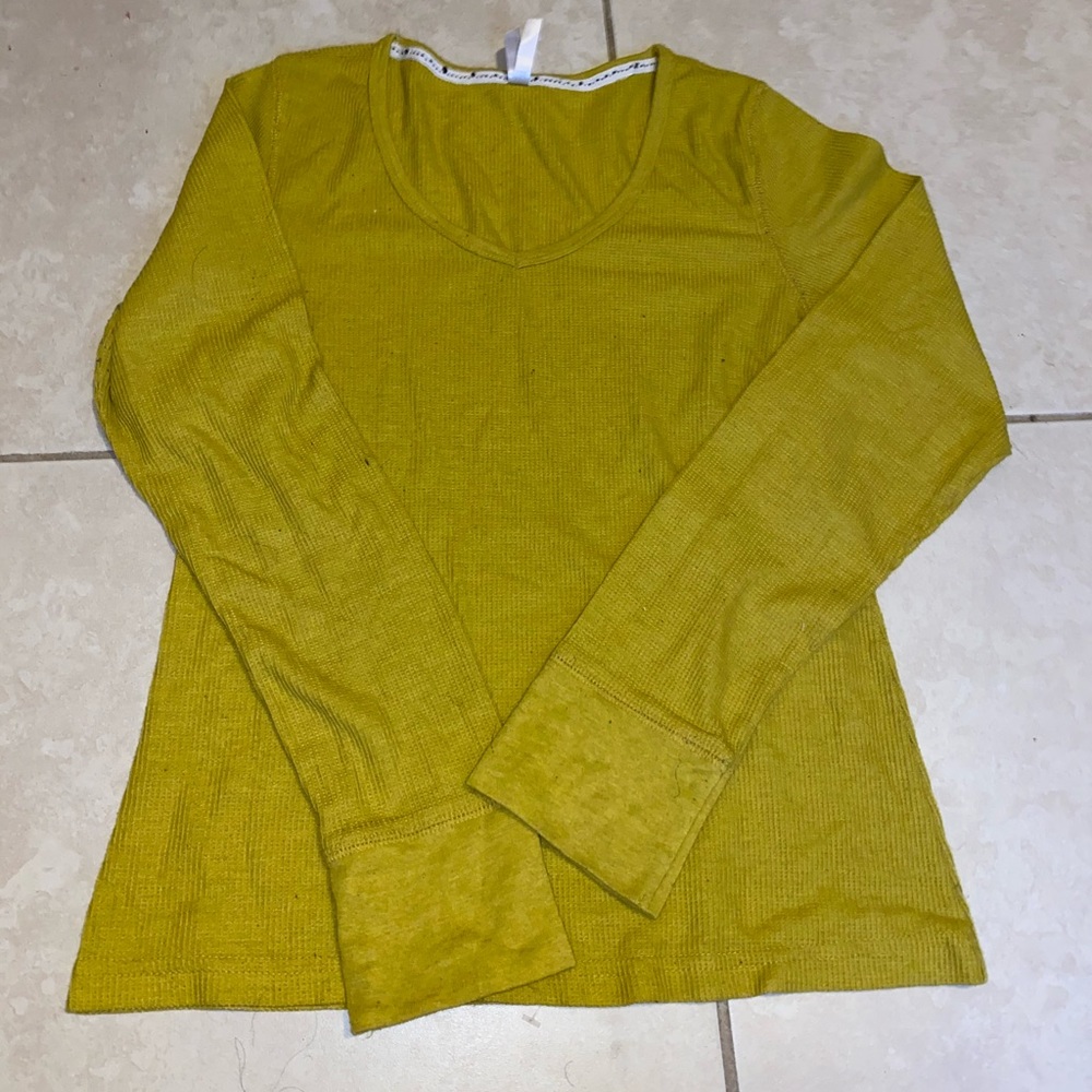 Yellow long sleeve shirt